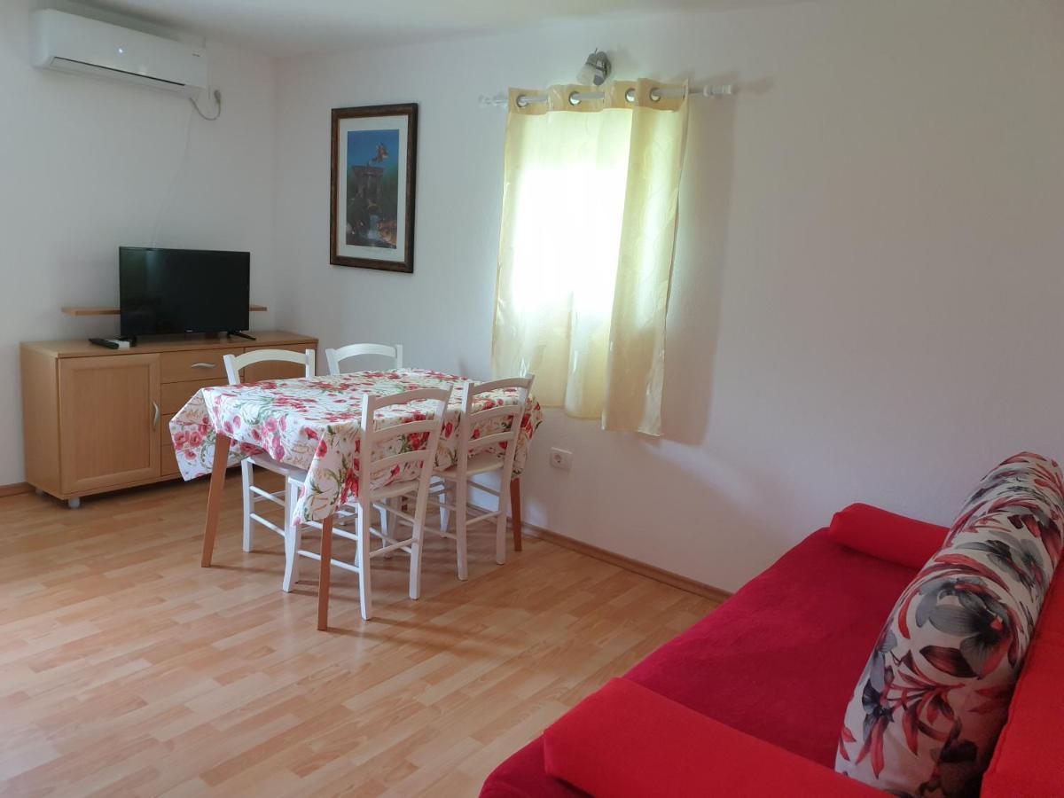 Apartma Patricija - Big Apartment For 6 تولمين المظهر الخارجي الصورة